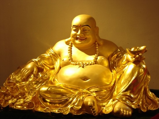 Tương Phật Di lặc được cho là mang lại tiền tài và niềm hạnh phúc