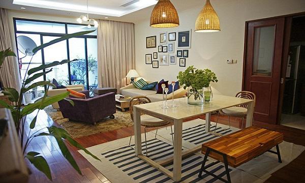 Một thiết kế nội thất chung cư đẹp không thể thiếu vài chậu cây xanh, vừa giúp lọc không khí vừa khiến không gian trở nên sinh động hơn.